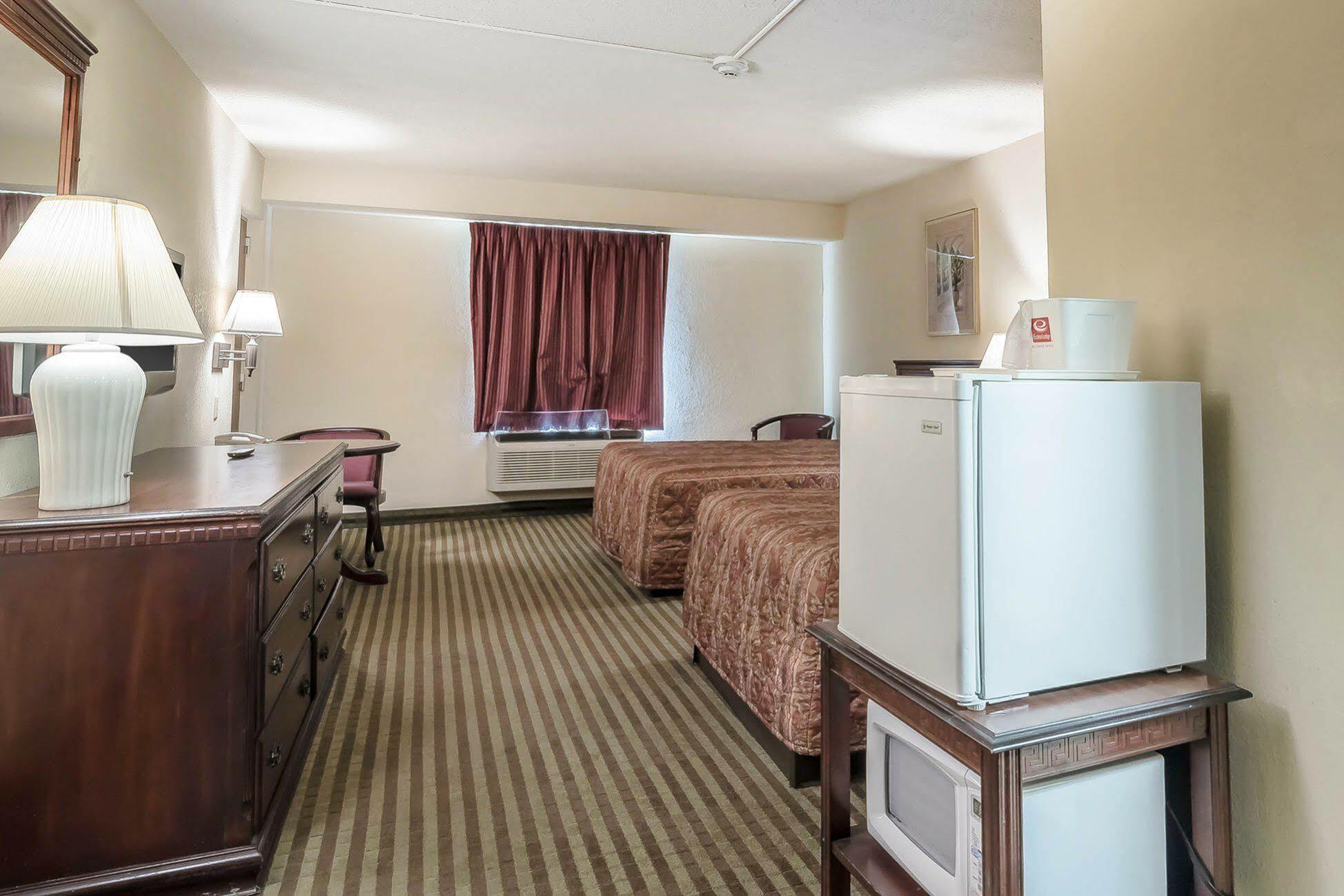Econo Lodge Inn & Suites Binghamton Luaran gambar